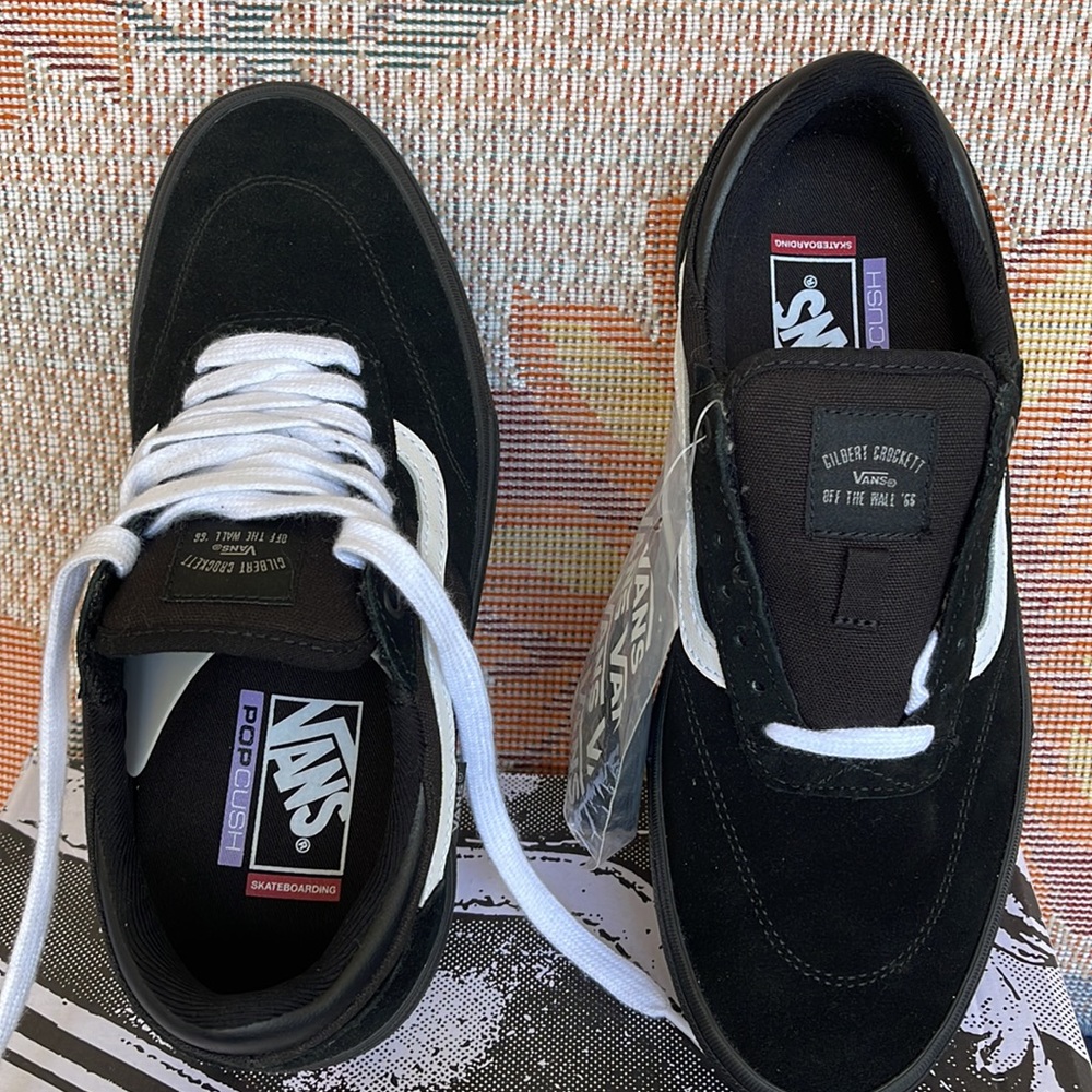 Vans WMNS Gilbert Crockett
Blackout
VN0A5JIF10J
Sneakers - Picture 13 of 16